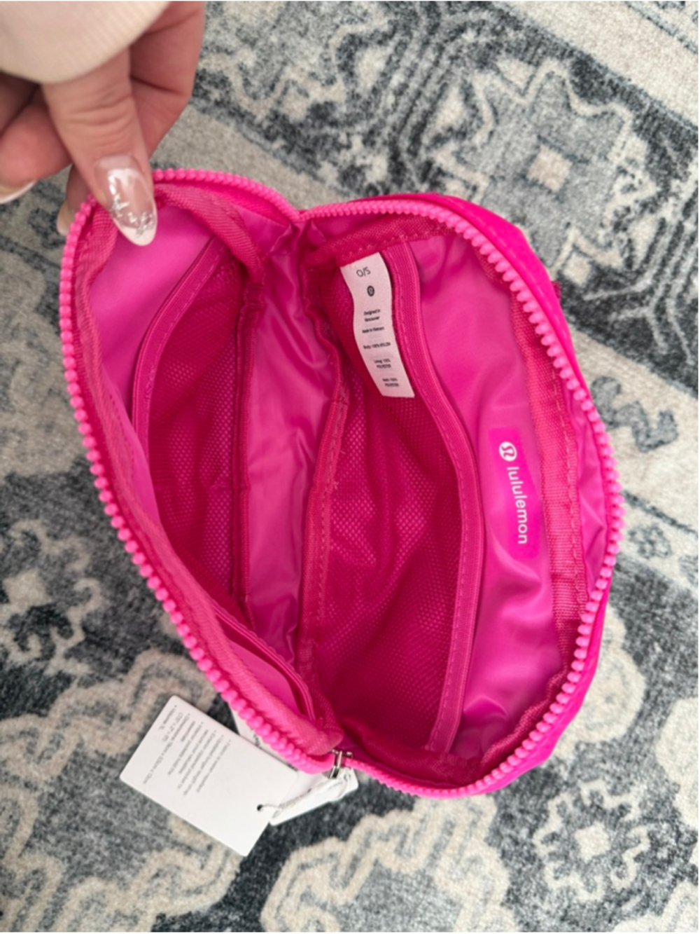 NWT Lululemon Everywhere Belt Bag 1L - Neon Sonic Pink - Crossbody - Picture 5 of 6